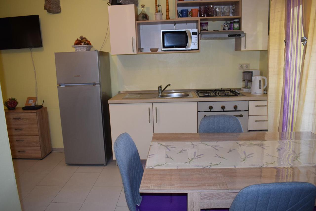 Apartments Sabina I Grapes Малинска Экстерьер фото
