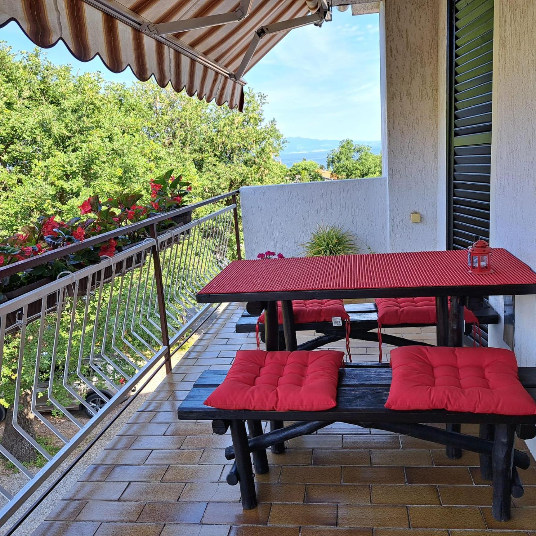 Apartments Sabina I Grapes Малинска Экстерьер фото