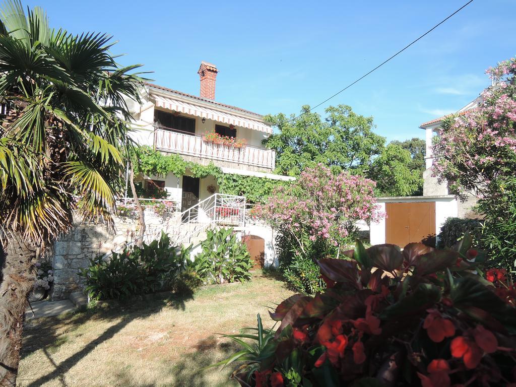 Apartments Sabina I Grapes Малинска Экстерьер фото